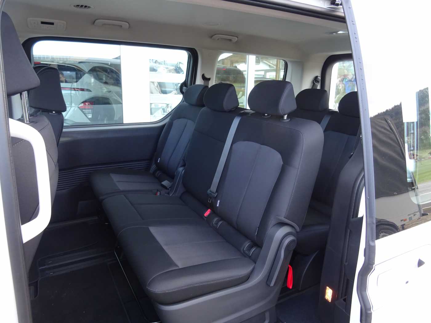 STARIA 1.6 T-GDI Hybrid A/T, TREND 18' Alu, Park-Paket, Easy-Access-Pak 2WD (9-Sitzer),