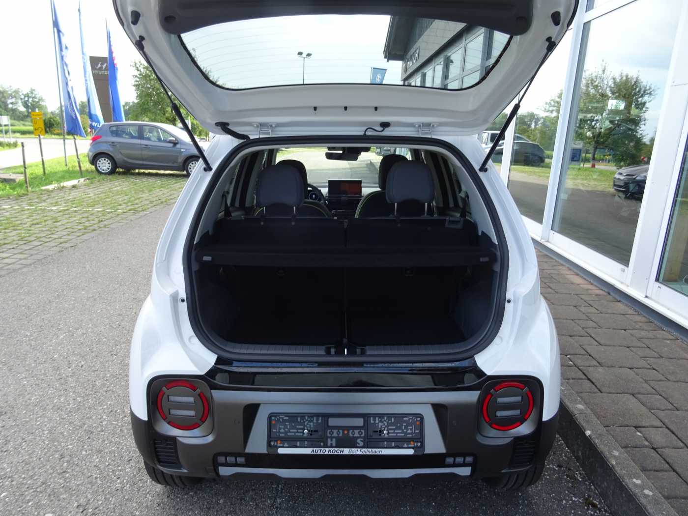Inster CROSS, Elektro 49 kWh , Effizienz Paket, V2L Paket