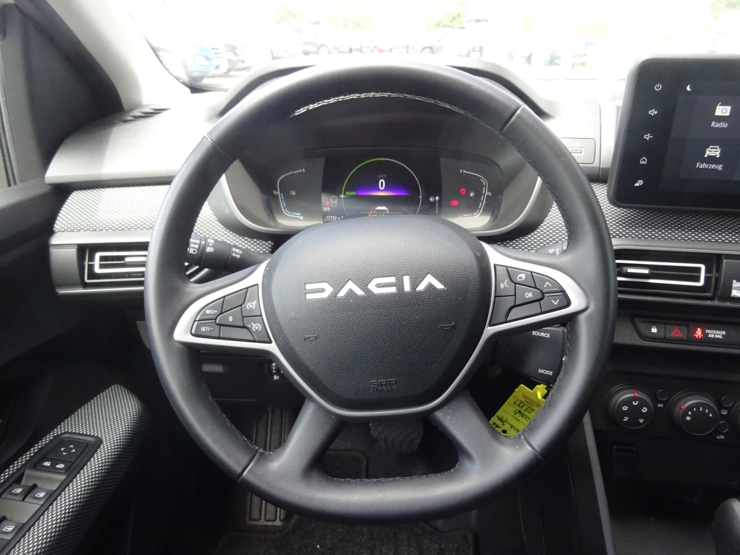 Jogger Expression Digitales Cockpit Apple CarPlay Android Auto Fahrerprofil DAB Notbremsass.