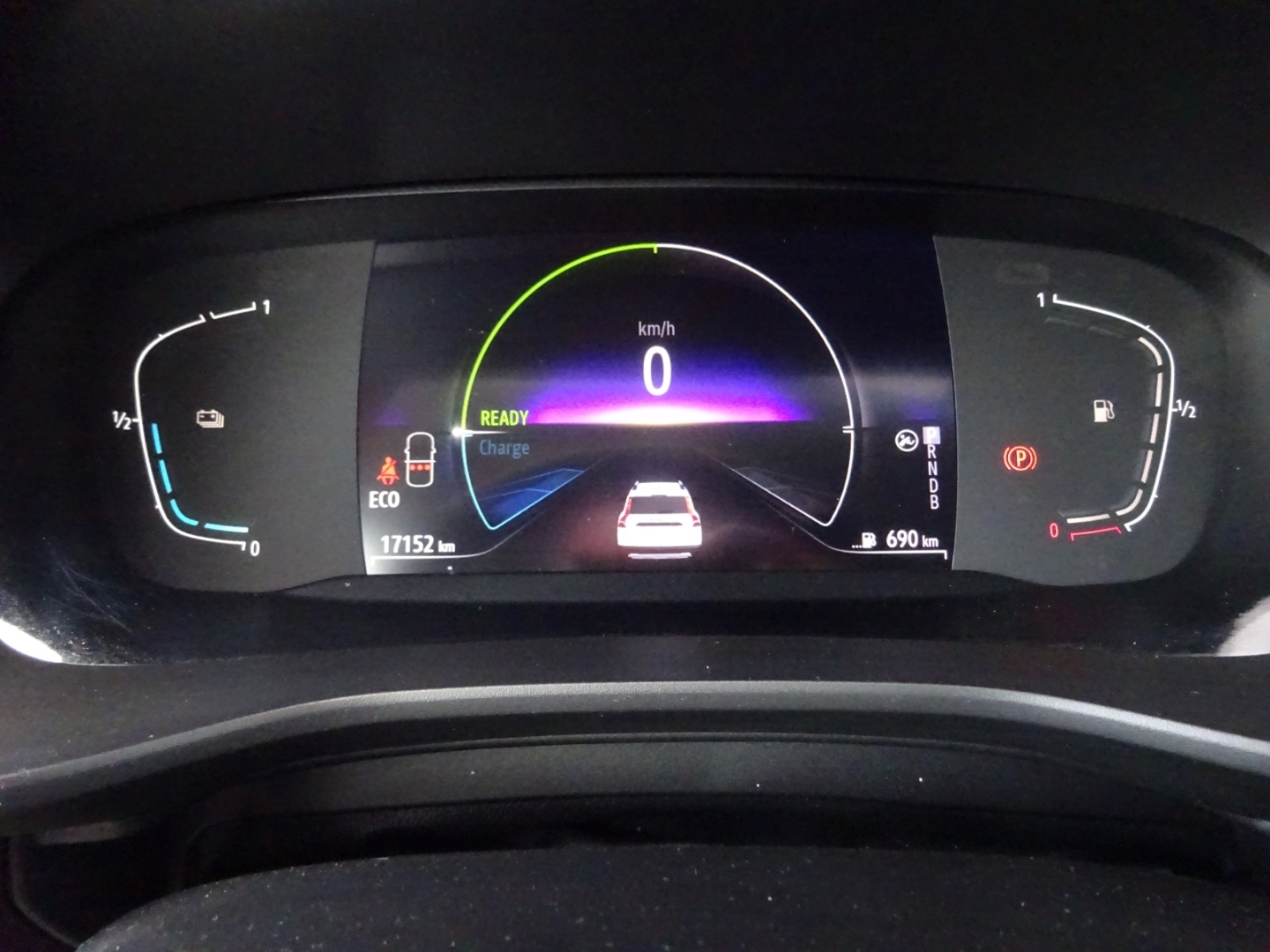 Jogger Expression Digitales Cockpit Apple CarPlay Android Auto Fahrerprofil DAB Notbremsass.