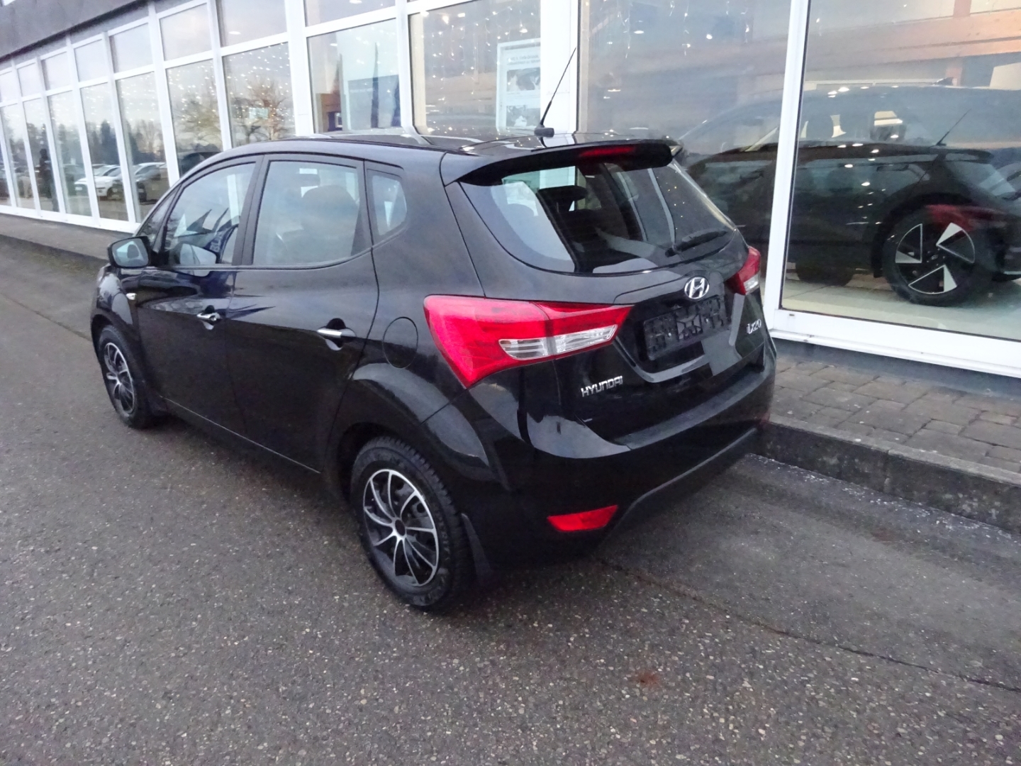 ix20 FL 1.6 Benzin A T (MJ19) Sonderedition Space Plus Navi Klimaautom SHZ LenkradHZG