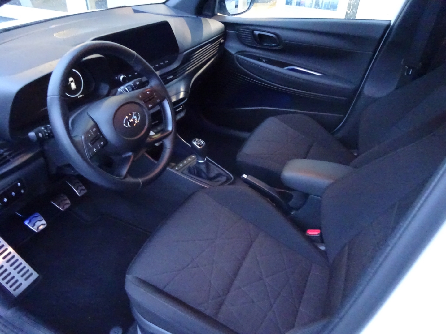 BAYON 2WD (MJ23) 1.0 T-Gdi (100PS) M T Connect & Go leichter Hagelschaden