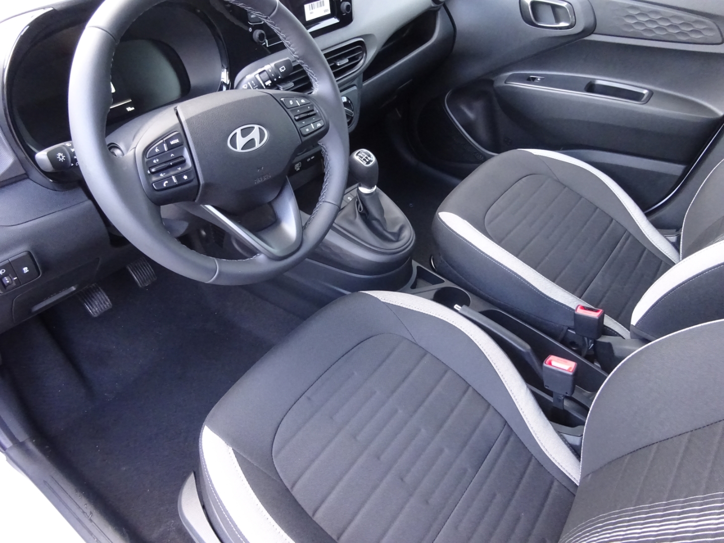 i10 FL (MY25) 1.0 Benzin (63 PS) 5-MT 2WD Select Navi Apple CarPlay Android Auto Musikstreaming