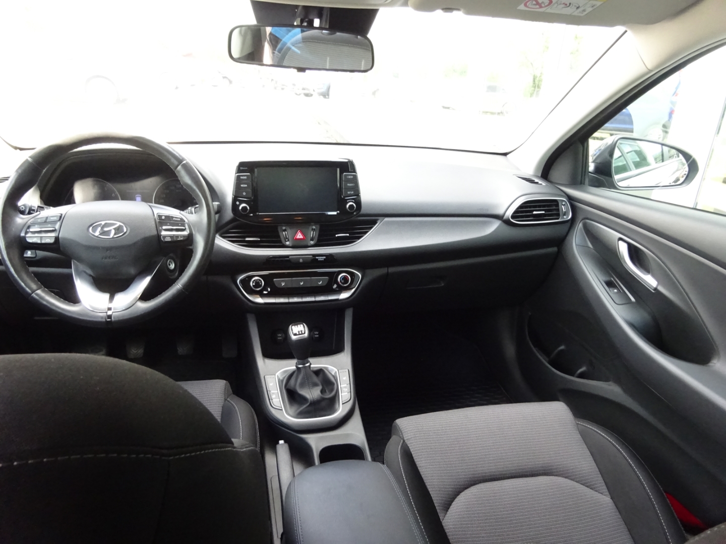 i30 Pure FL Kombi (MJ22) 1.5 6-MT (110 PS) 2WD PURE AHK DAB Spurhalteass. Fernlichtass.