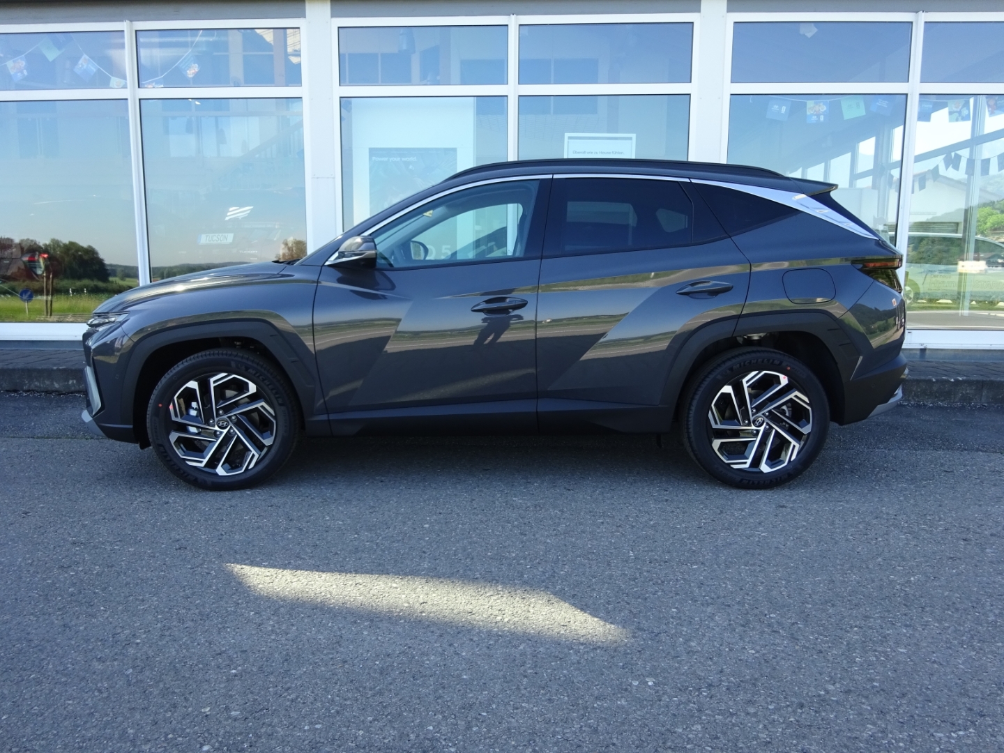 TUCSON Prime Hybrid 2WD FL HEV (MY27) 1.6 T-GDi (239 PS) 6-AT 4WD P HUD Navi Leder