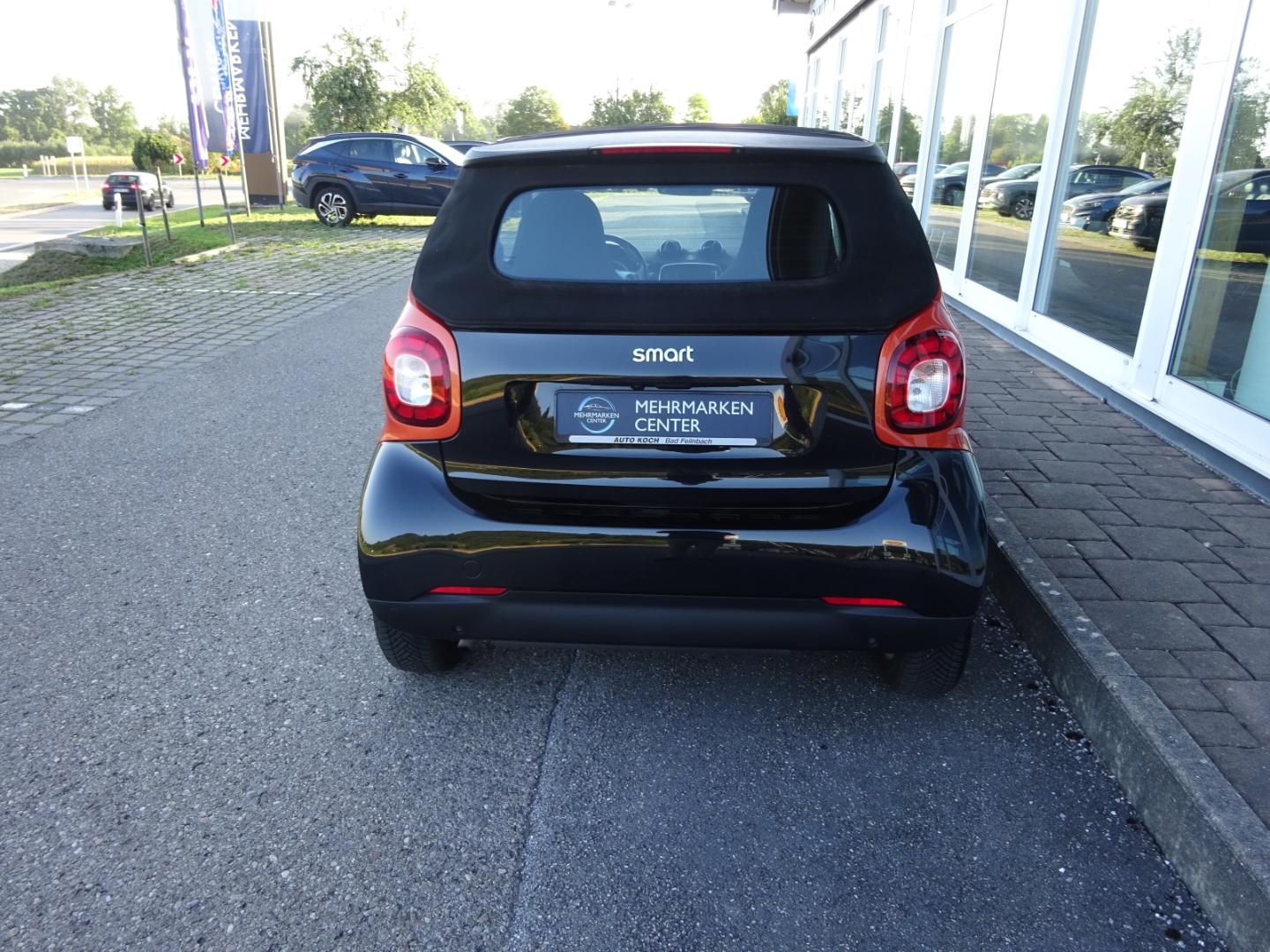 fortwo cabrio Basis 66 kW CABRIO CABR Navi Klimaautom Kom-paket DAB Ambientebeleuchtung