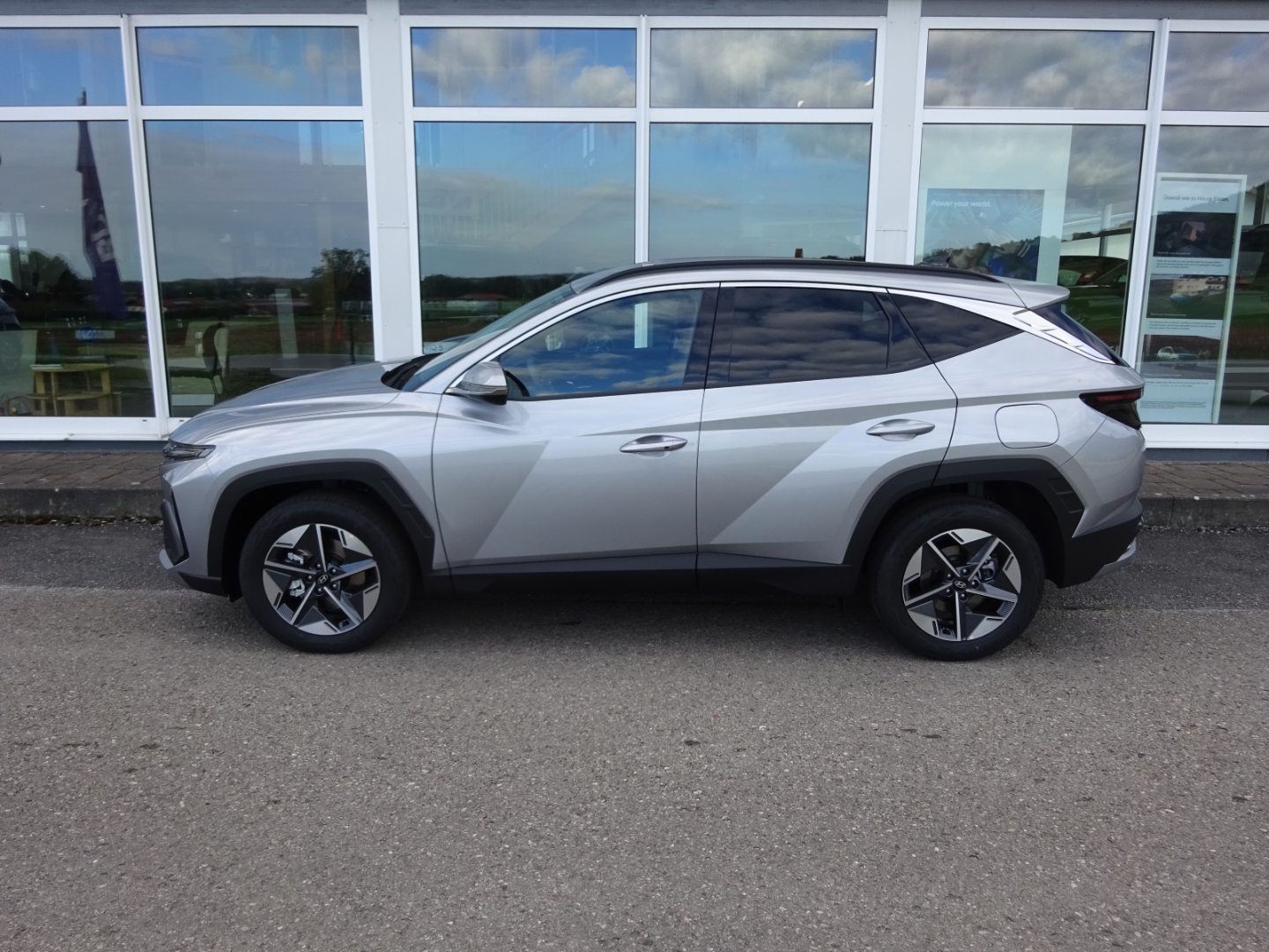 TUCSON Trend Hybrid FL HEV (MY27) 1.6 T-GDi (239 PS) 6-AT 2WD T Navi Digitales Cockpit