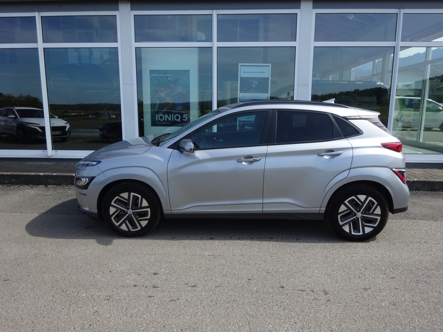 KONA Basis Elektro 2WD ACC Apple CarPlay Android Auto Klimaautom Fahrerprofil DAB Keyless