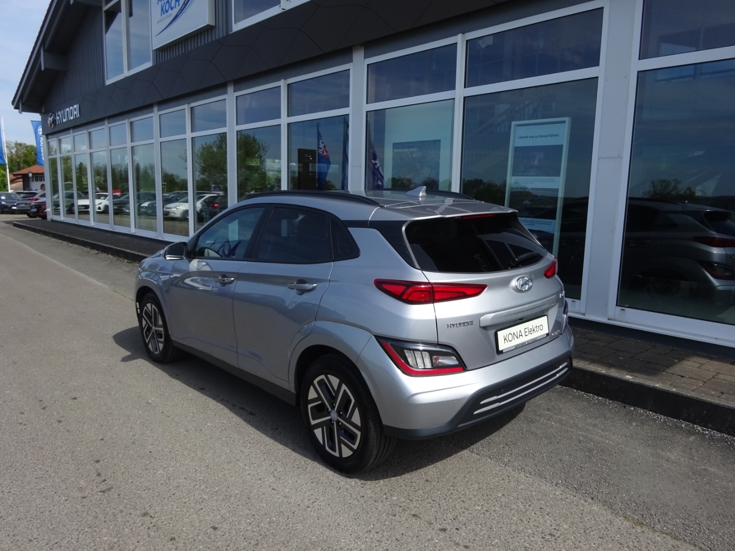 KONA Basis Elektro 2WD ACC Apple CarPlay Android Auto Klimaautom Fahrerprofil DAB Keyless