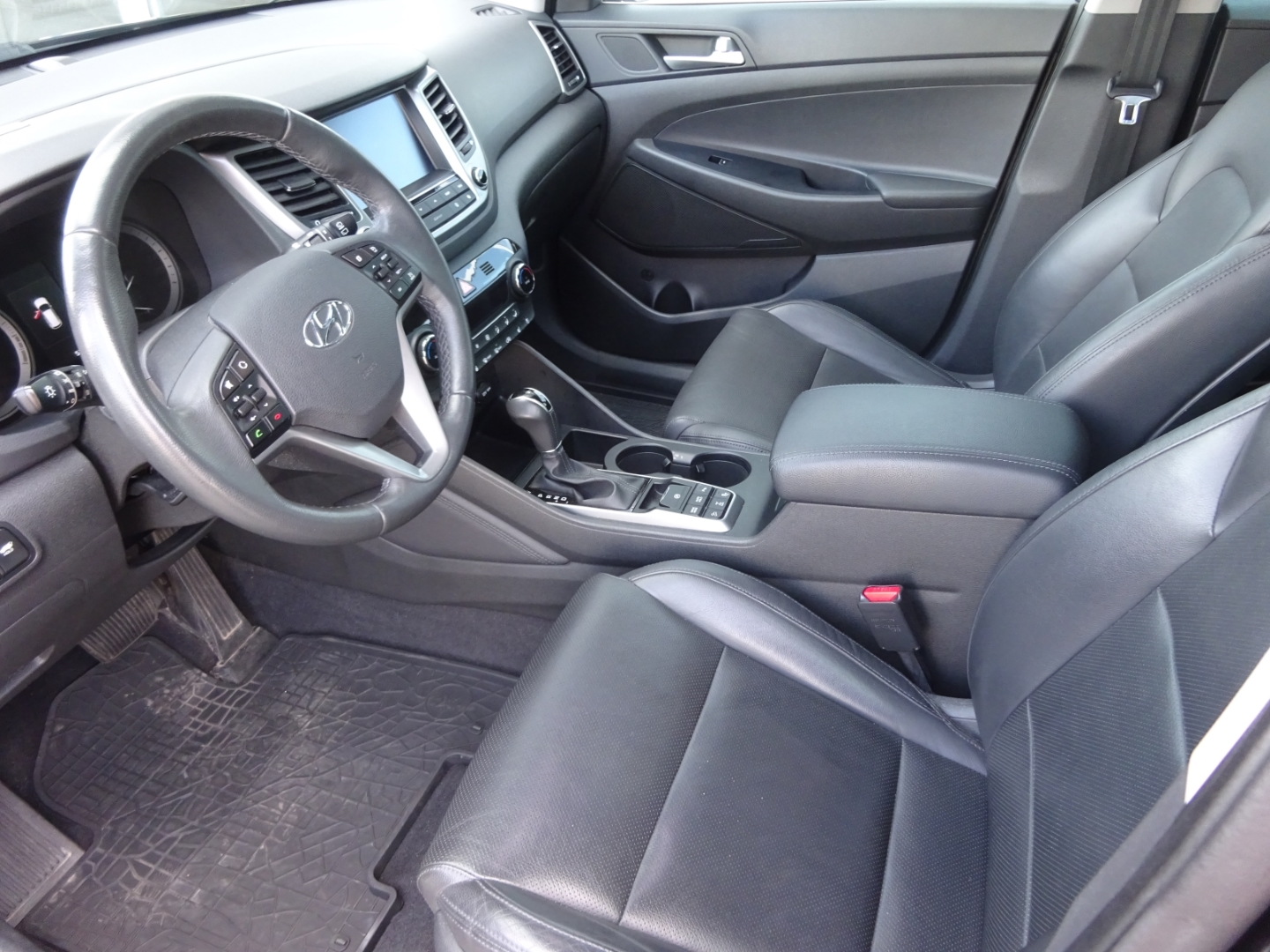 TUCSON Premium 4WD Navi Leder Klimasitze LED El. Heckklappe Mehrzonenklima Panoramadach WKR