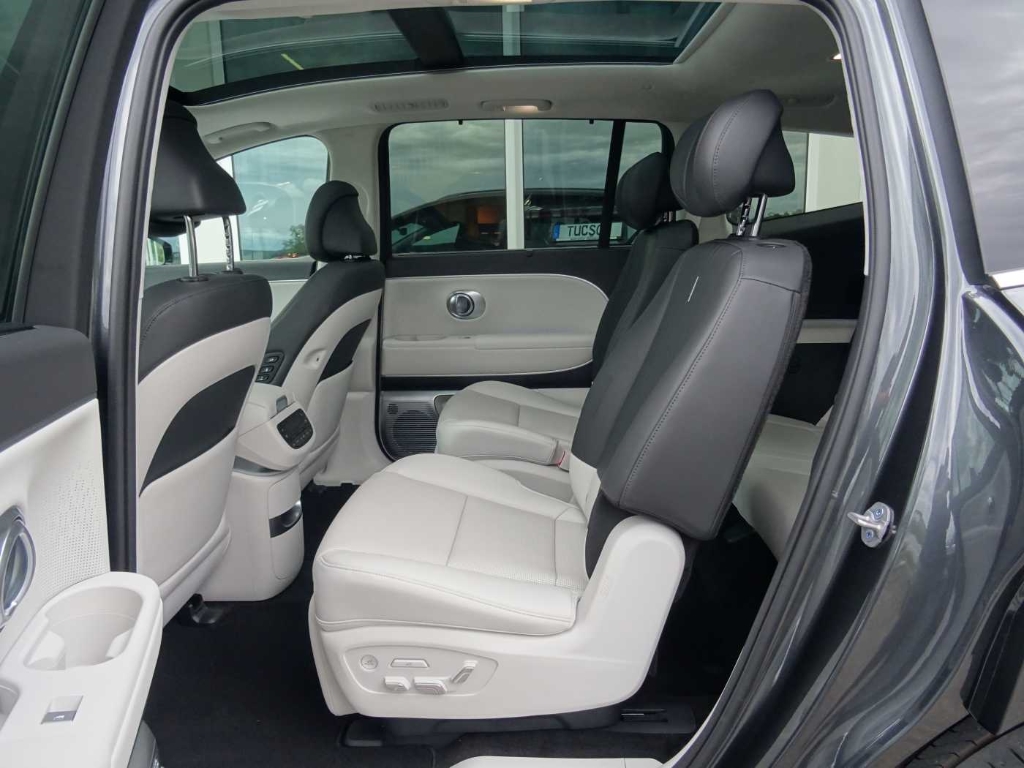 IONIQ 9 Elektro 110 kWh, Uniq 4WD 6-Sitzer