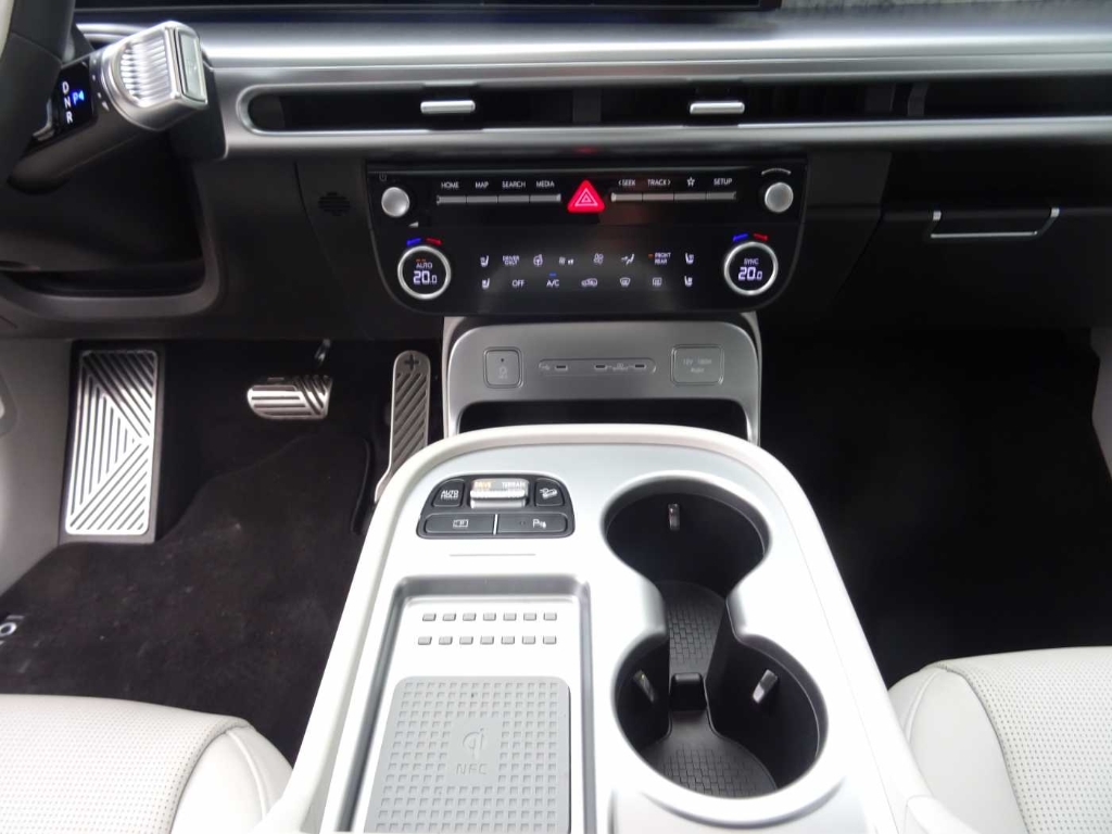 IONIQ 9 Elektro 110 kWh, Uniq 4WD 6-Sitzer