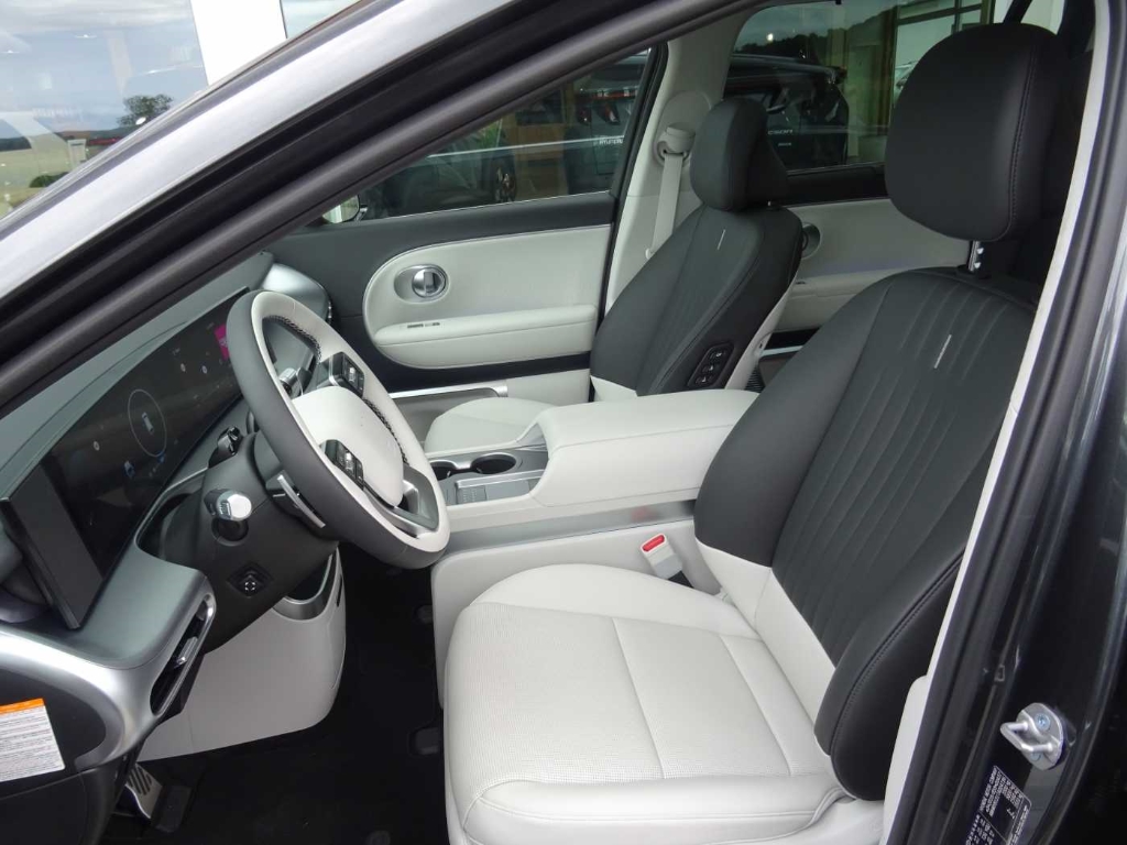 IONIQ 9 Elektro 110 kWh, Uniq 4WD 6-Sitzer